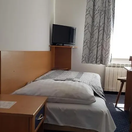 Alicja Hotel 2*